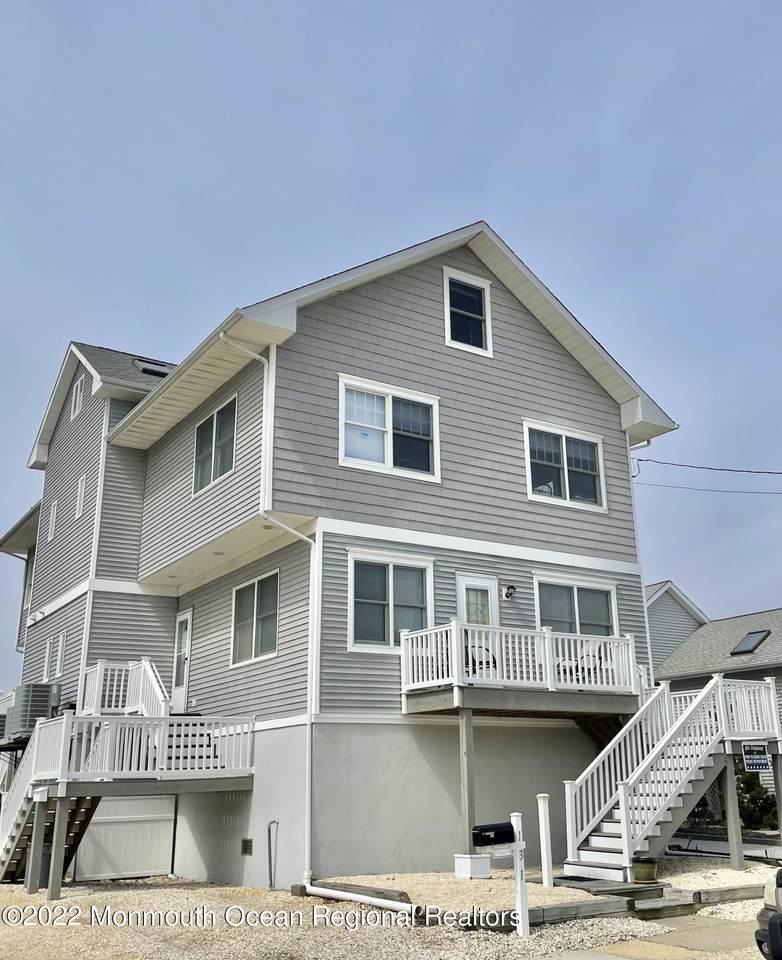 131 Randall Avenue - Photo 1