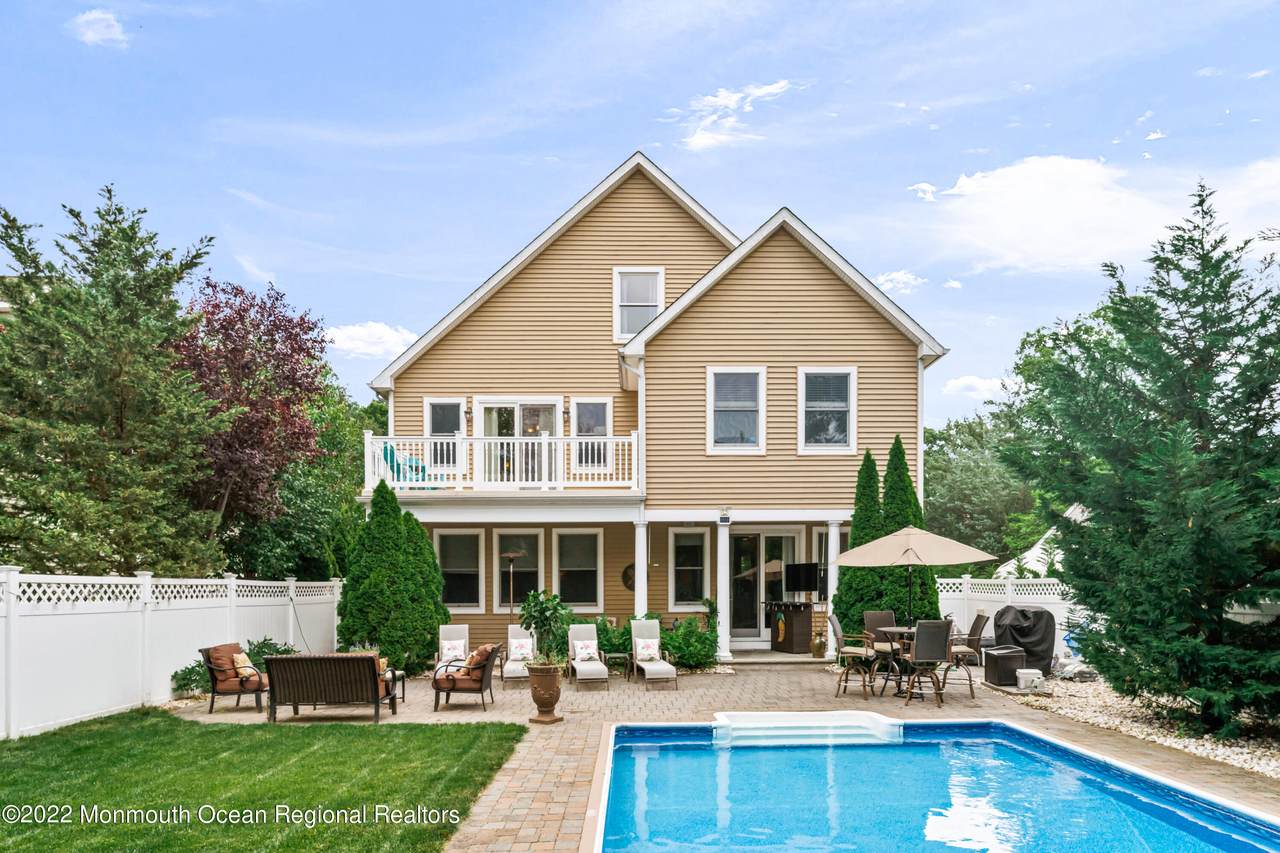 26 Robbins Street - Photo 1