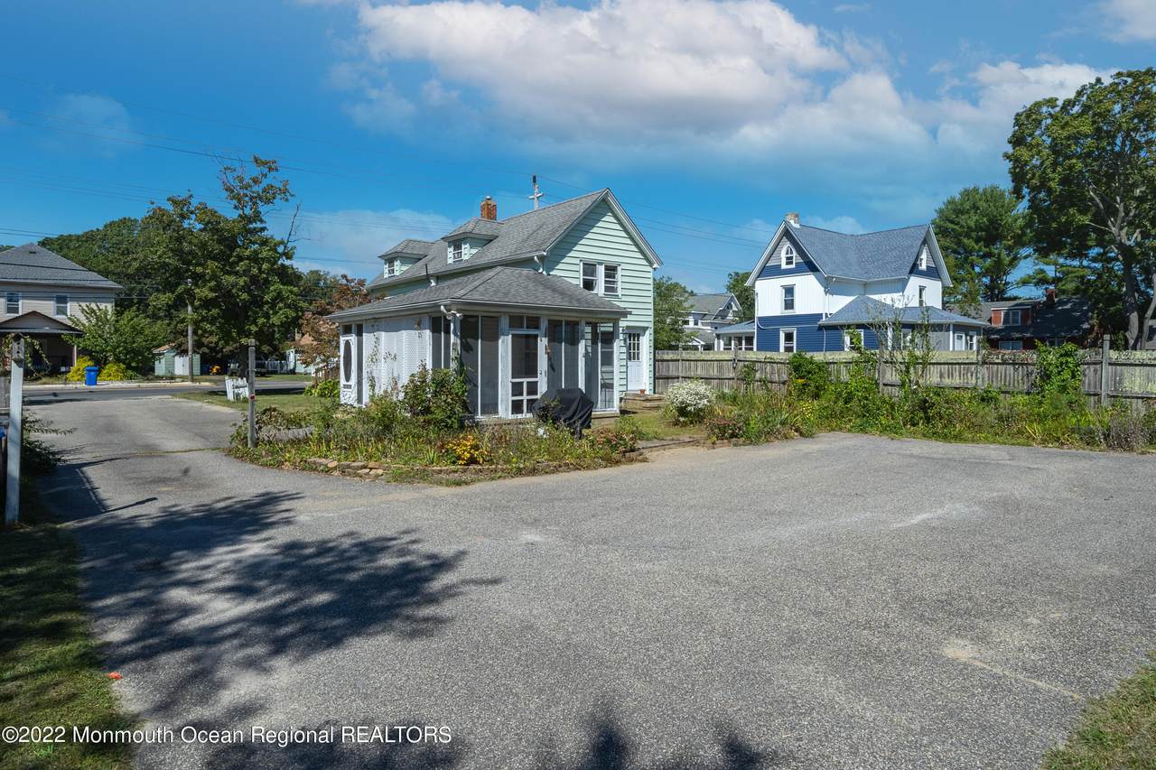 549 Main Street - Photo 1