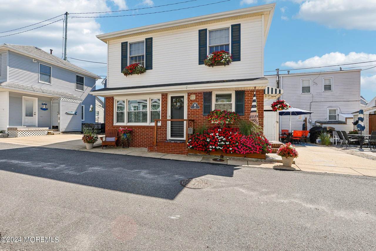 19 Coronado Road - Photo 1