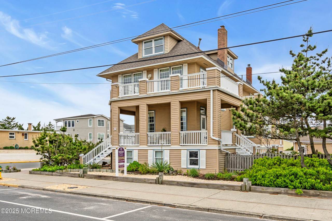 817 Ocean Avenue - Photo 1
