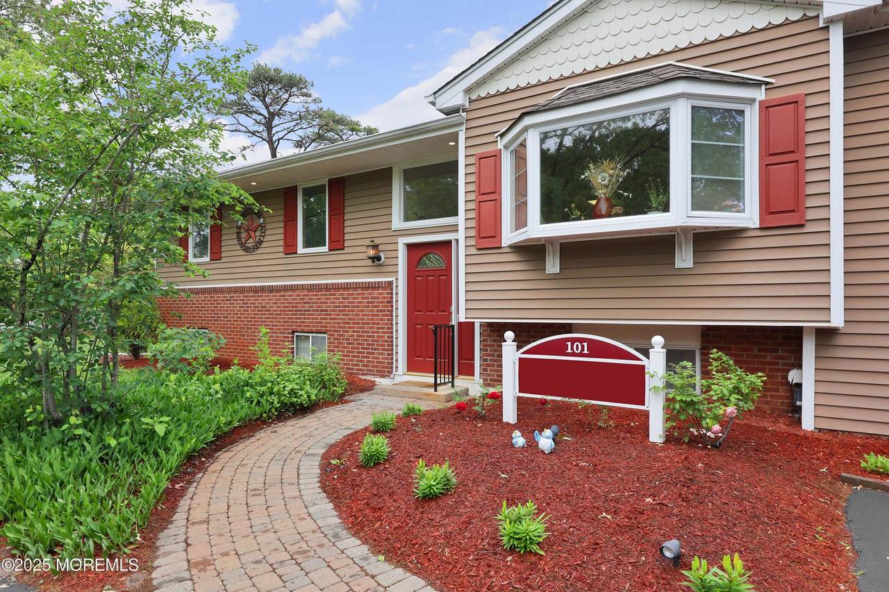 101 Chelsea Avenue - Photo 1