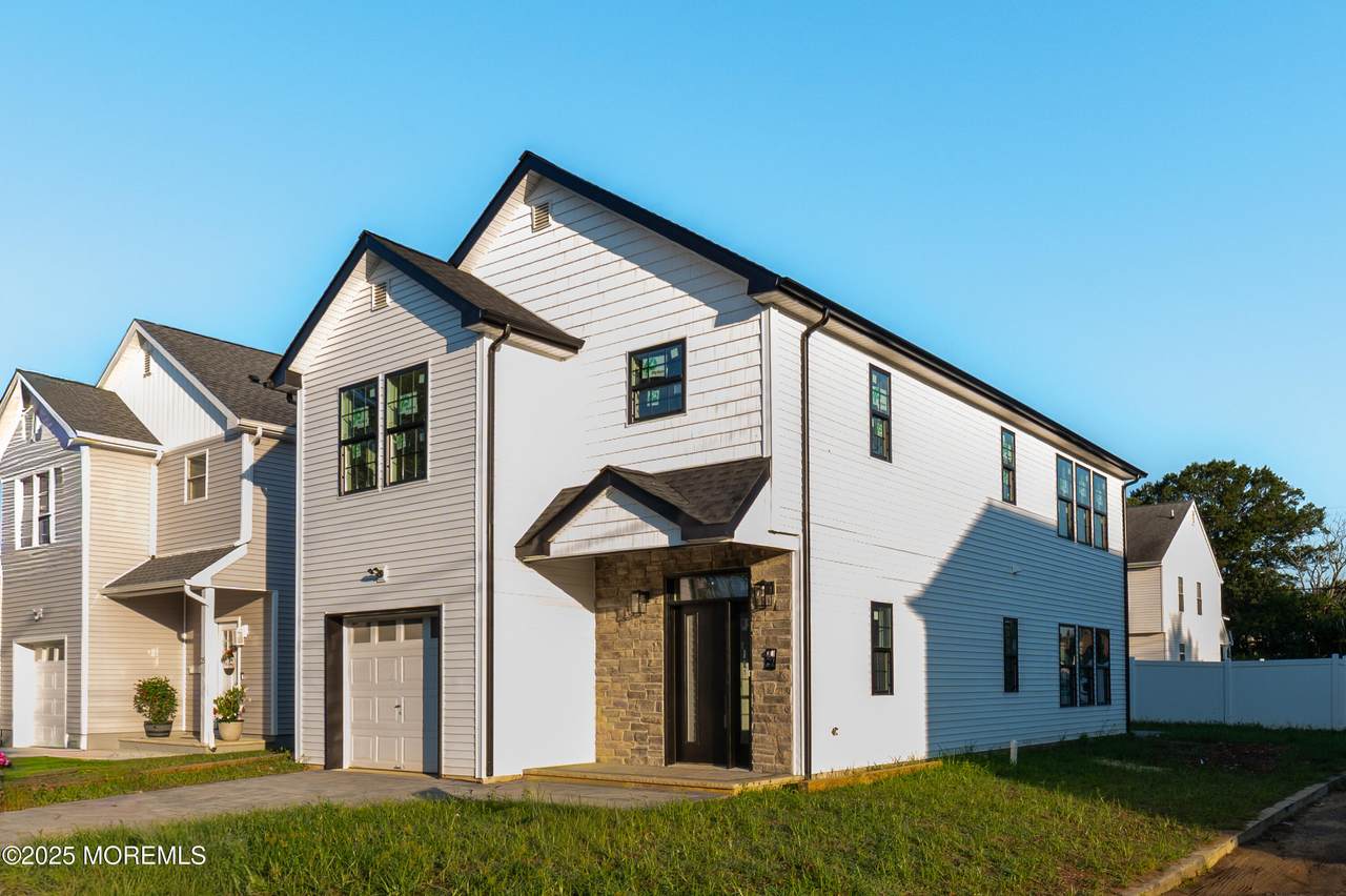 27 Brook Avenue - Photo 1