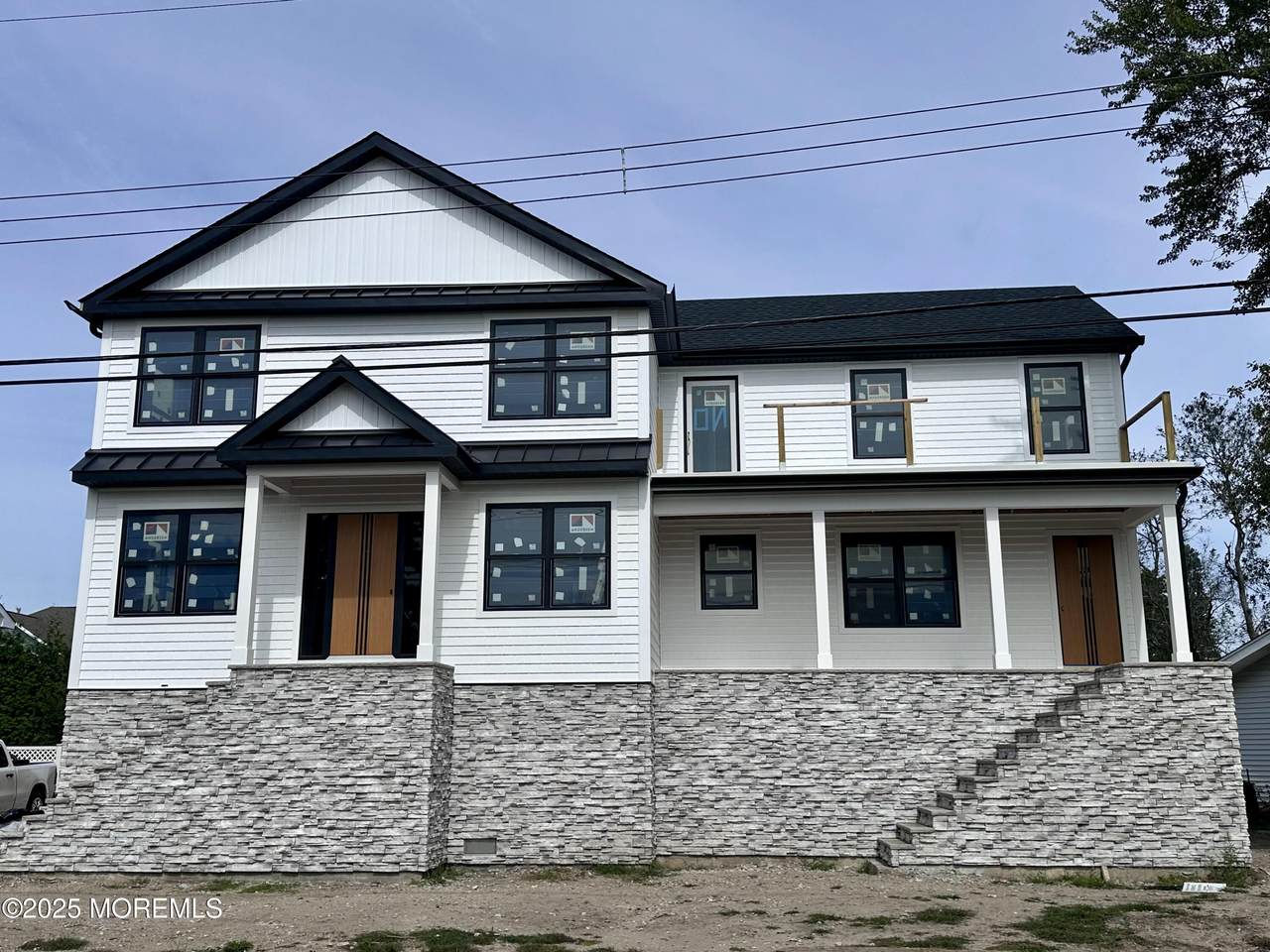 709 Howe Street - Photo 1