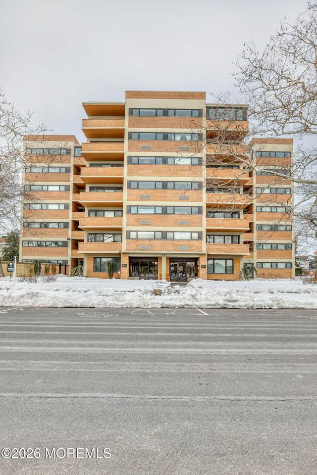 321 Sunset Avenue - Photo 1