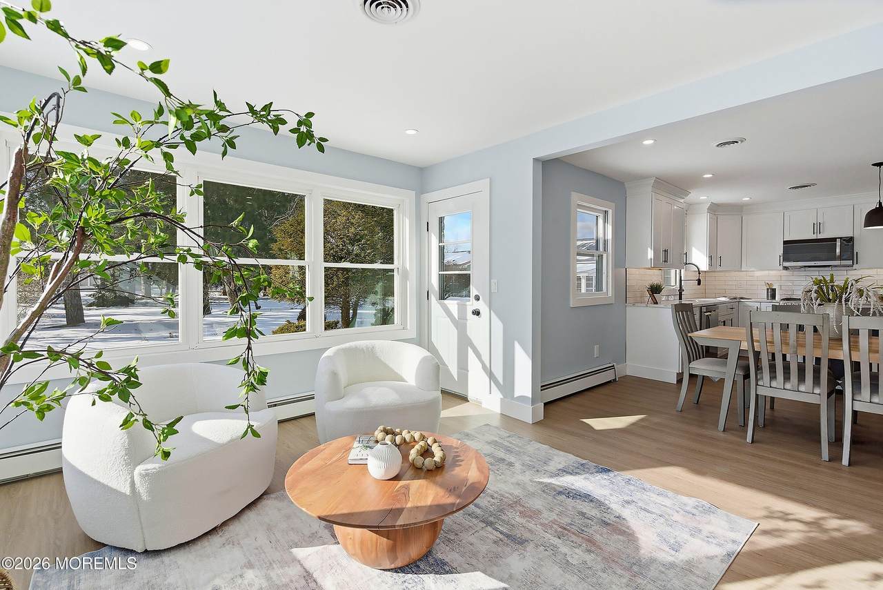 21 Nostrand Drive - Photo 1