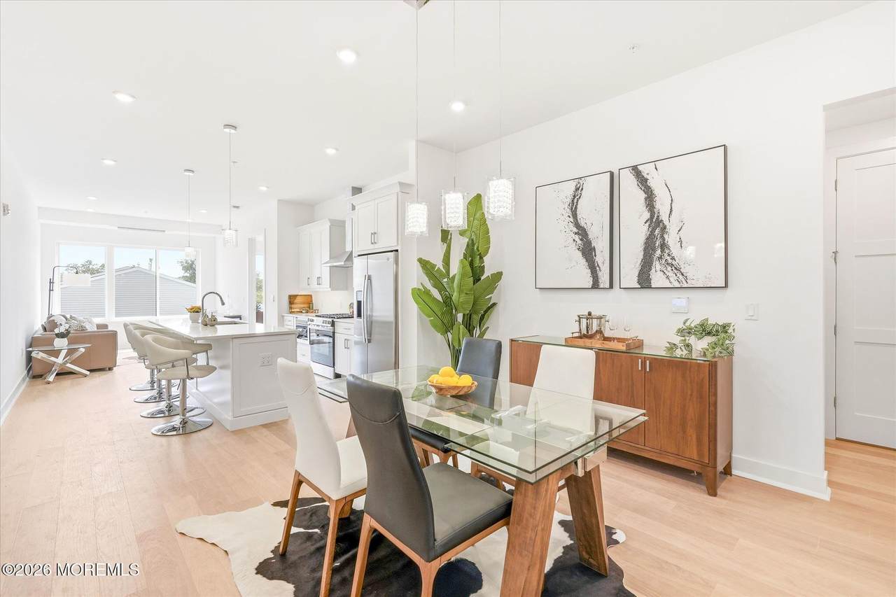 1 5th Avenue - Photo 1