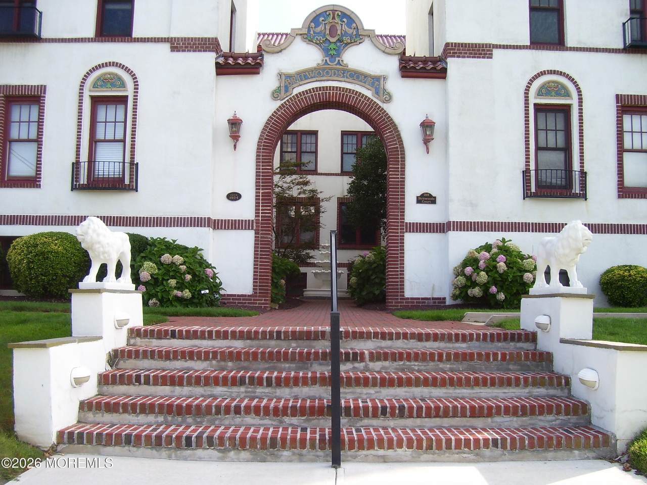 https://bt-photos.global.ssl.fastly.net/monmouth/1280_boomver_4_22626039-2.jpg