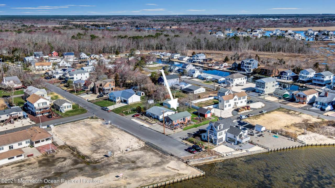 173 Lighthouse Drive - Photo 1