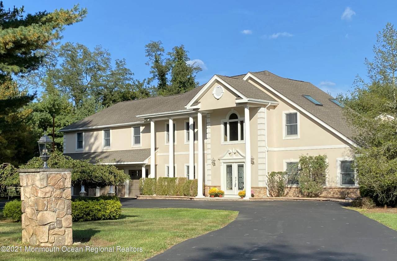 2 Saratoga Drive - Photo 1
