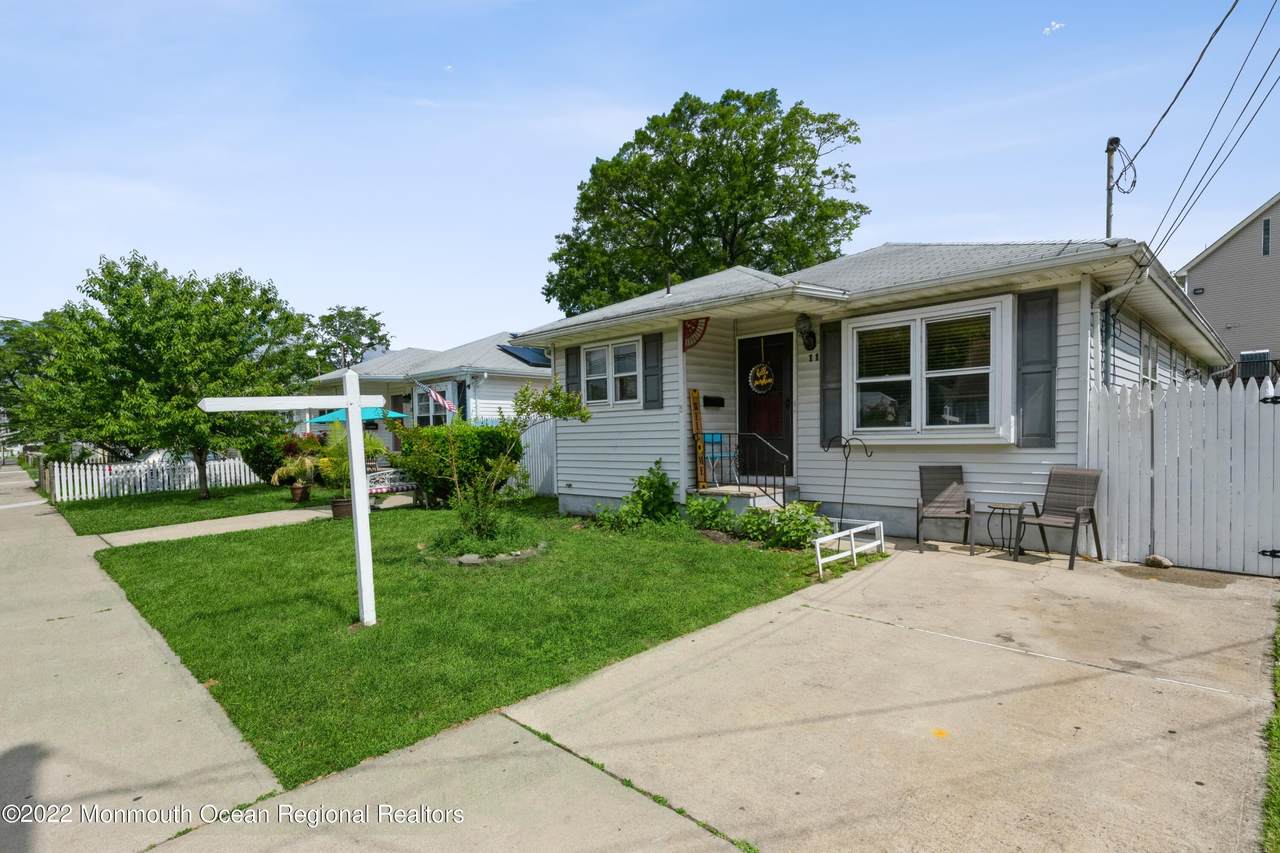 11 Center Avenue - Photo 1