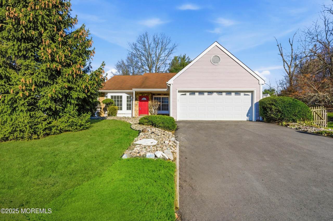 12 Bridle Path - Photo 1