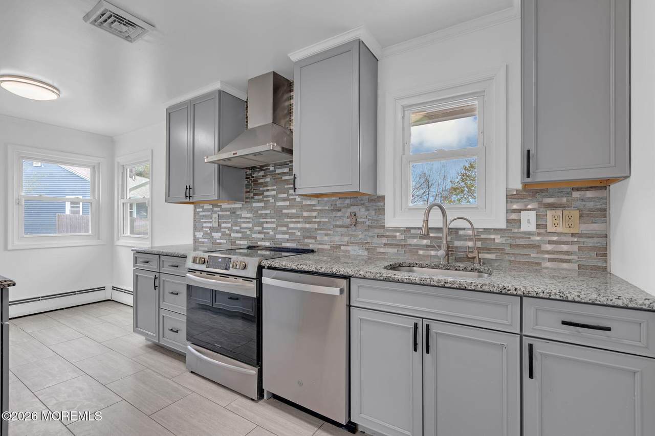 405 Terrace Avenue - Photo 1