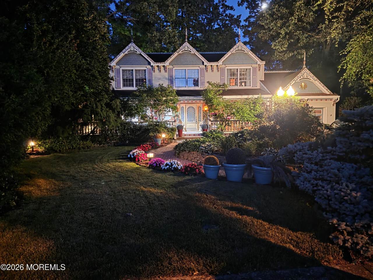 https://bt-photos.global.ssl.fastly.net/monmouth/1280_boomver_5_22614575-2.jpg