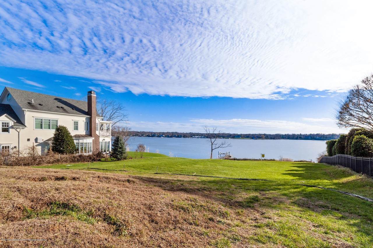 17 Sailors Way - Photo 1