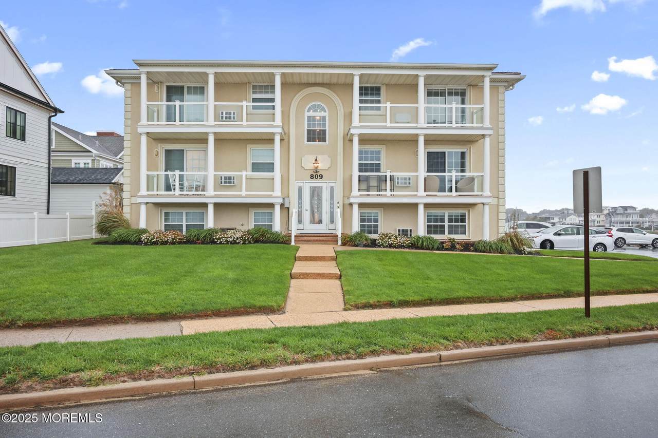 809 Ocean Avenue - Photo 1