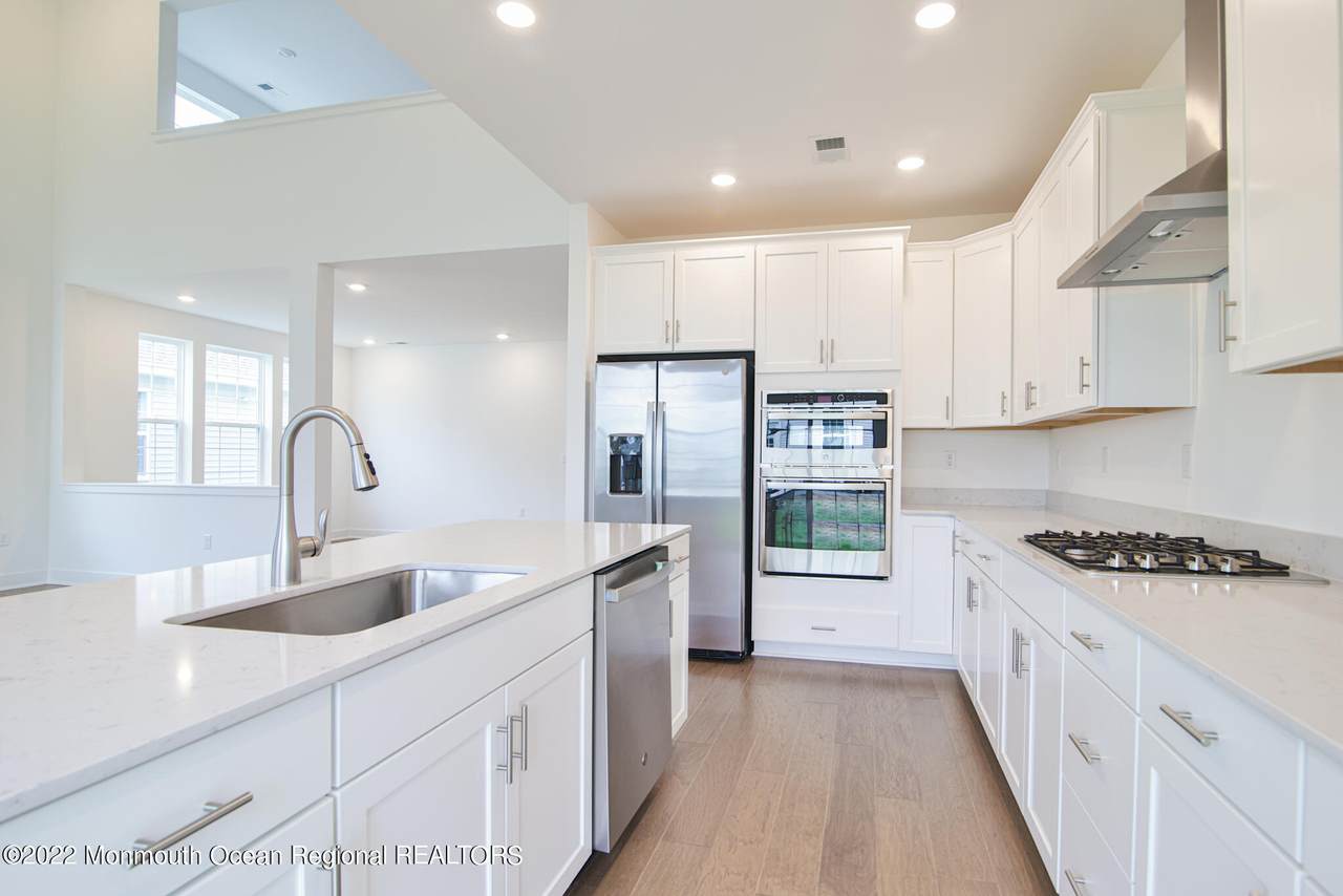 12 Keeneland Road - Photo 1