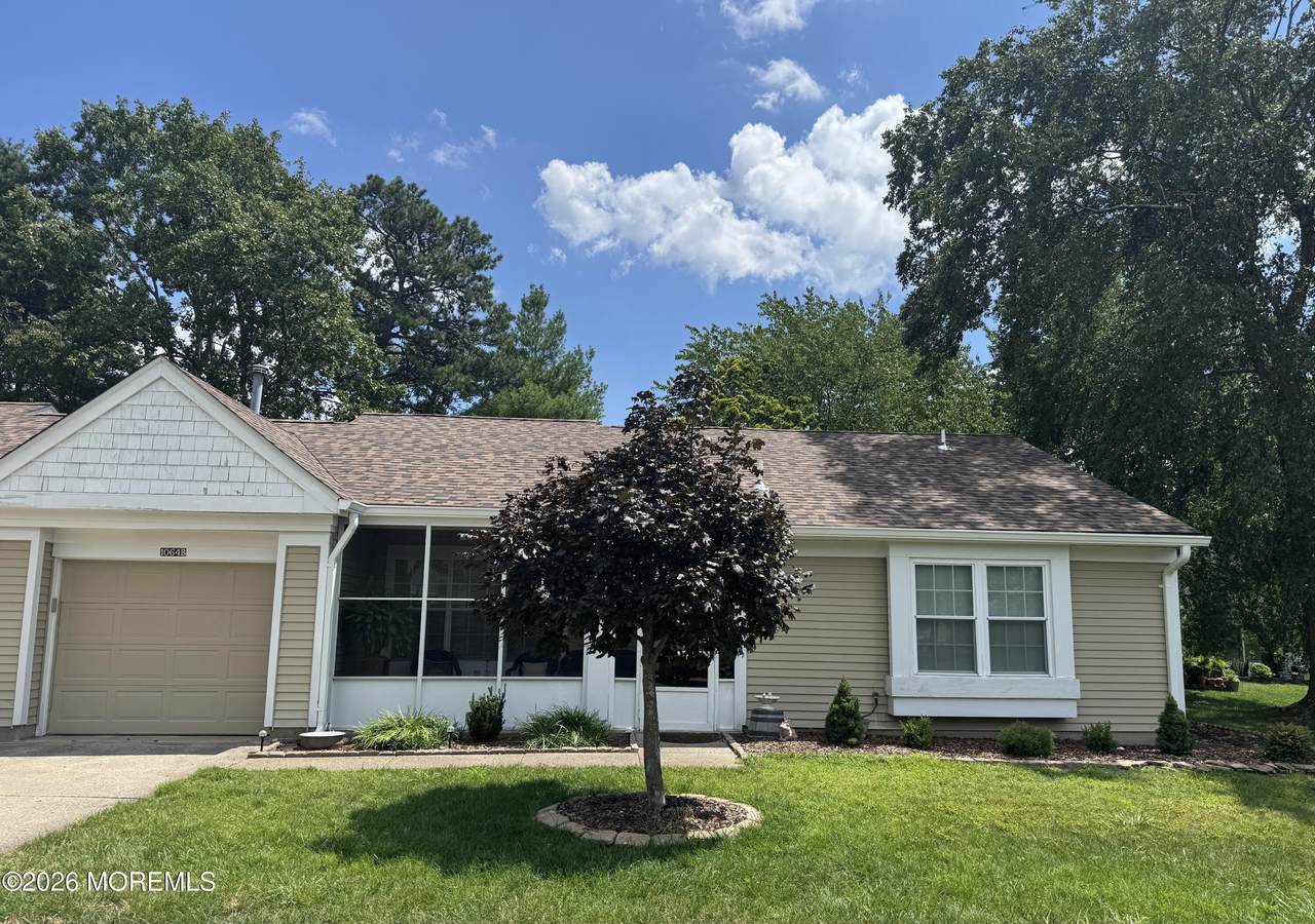 1064B Buckingham Drive - Photo 1