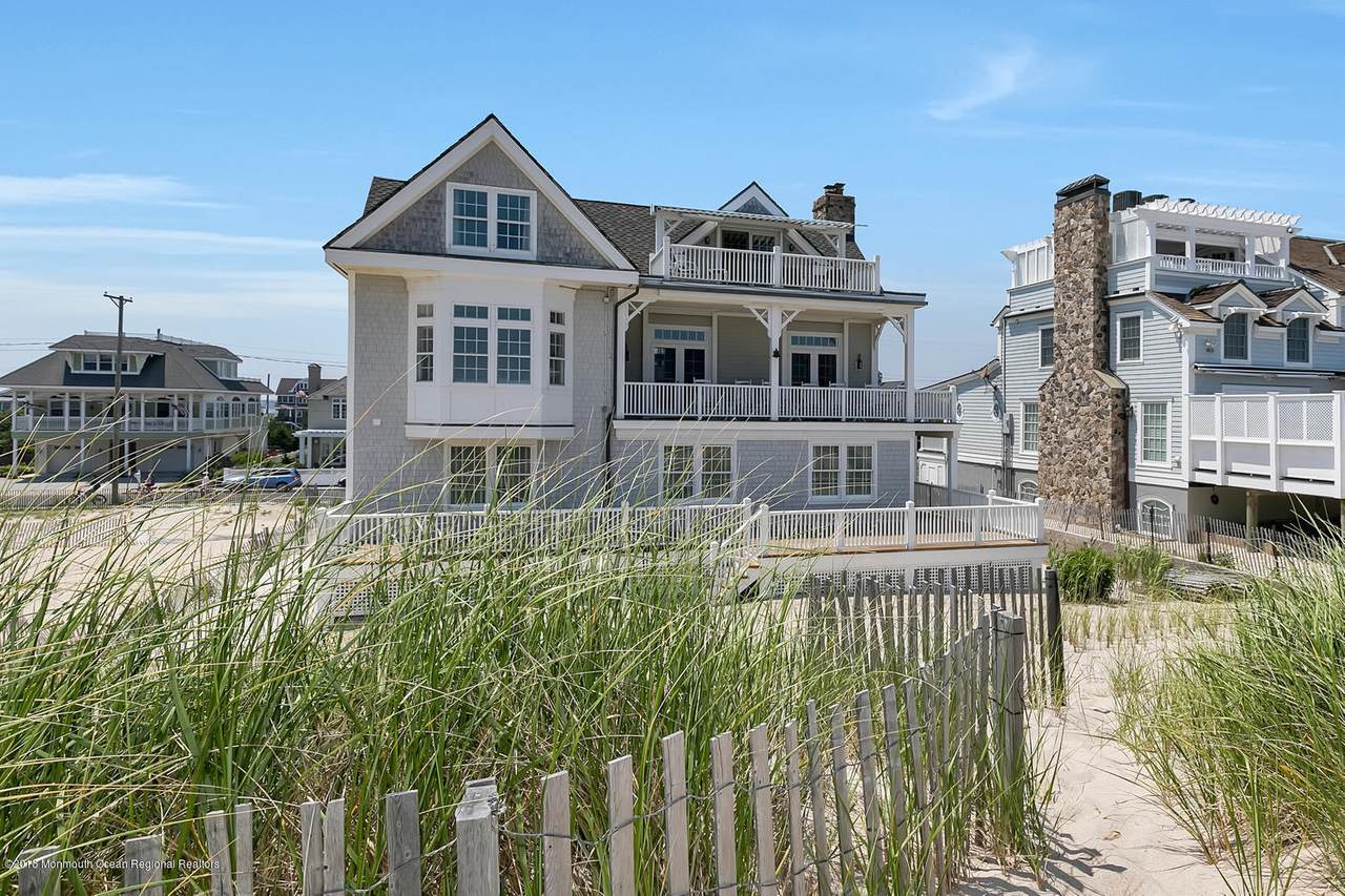 1007 East Avenue - Photo 1