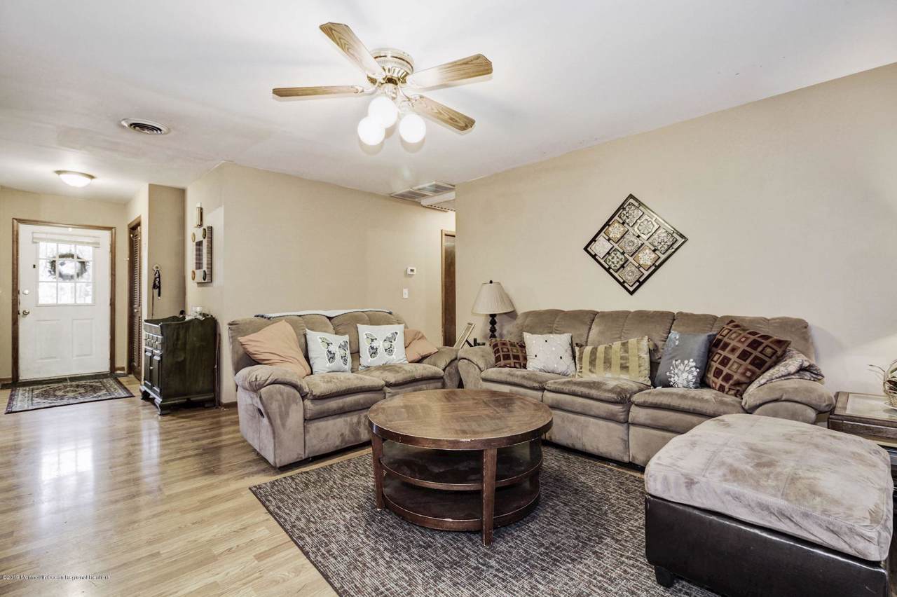 94 Hendrickson Avenue - Photo 1