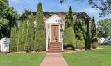 402 Ryders Lane - Photo 1