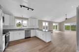1131 Bayview Avenue - Photo 19