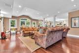 12 Memorial Road - Photo 15