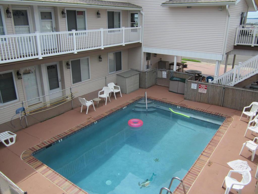 14 Bay Boulevard - Photo 1