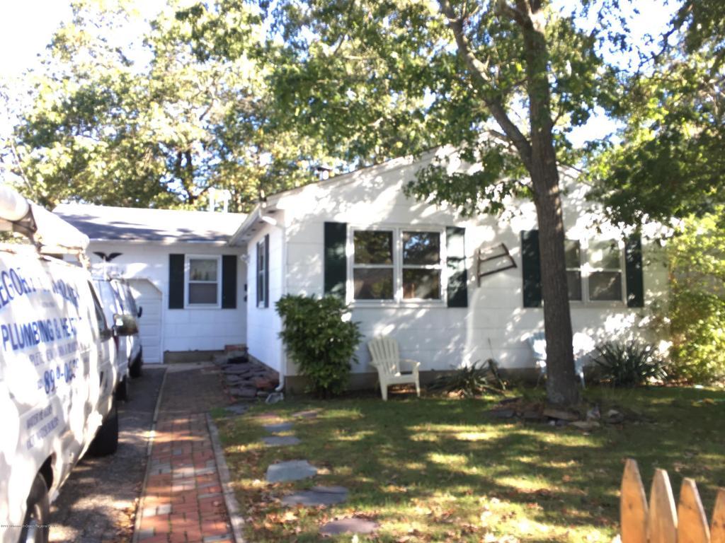 2411 Oak Street - Photo 1
