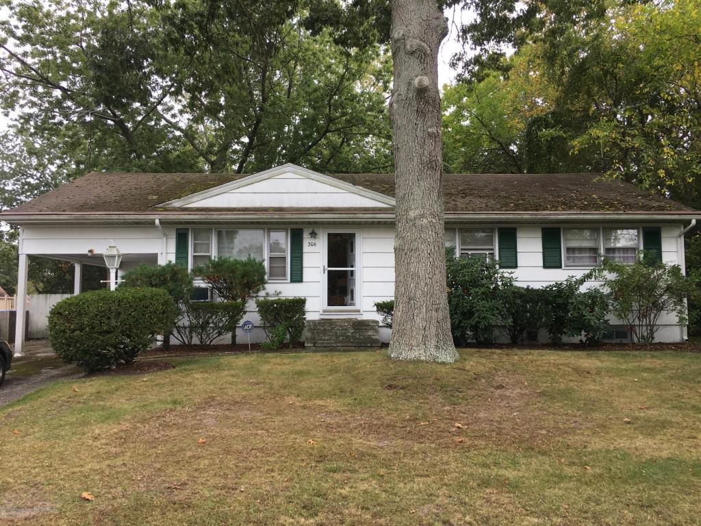 206 Colonial Drive - Photo 1