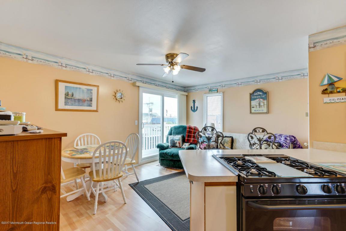 60 Sheridan Avenue - Photo 1