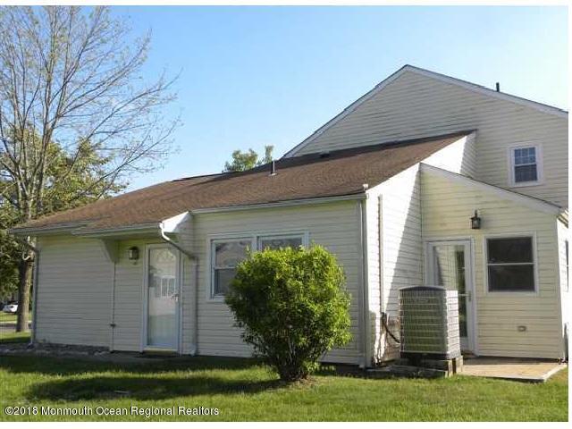 18 Chesapeake Court - Photo 1