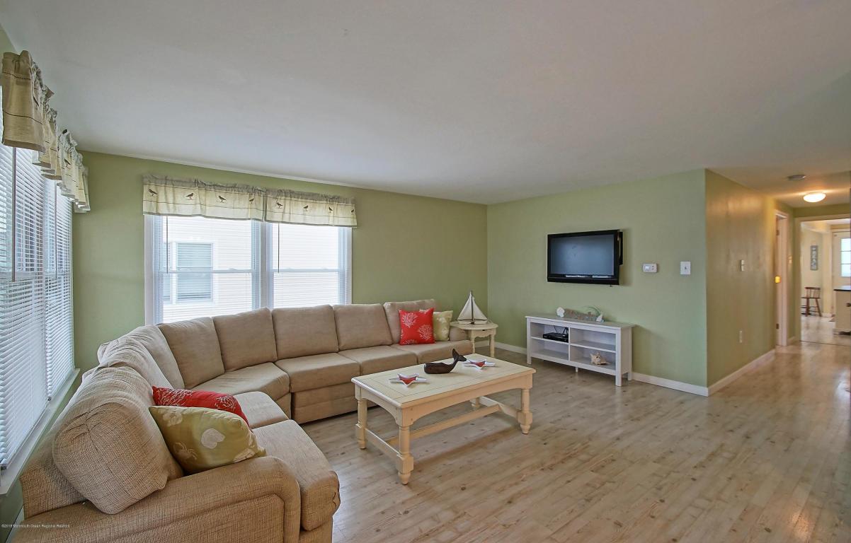 306 5th Street - Photo 1