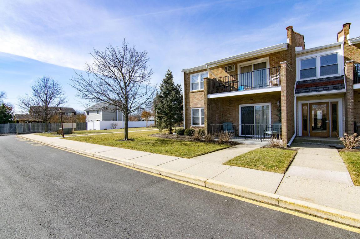 320 Maryland Avenue - Photo 1