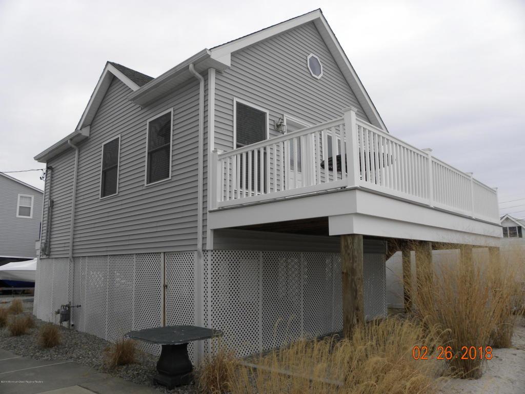 435 Bayside Terrace - Photo 1