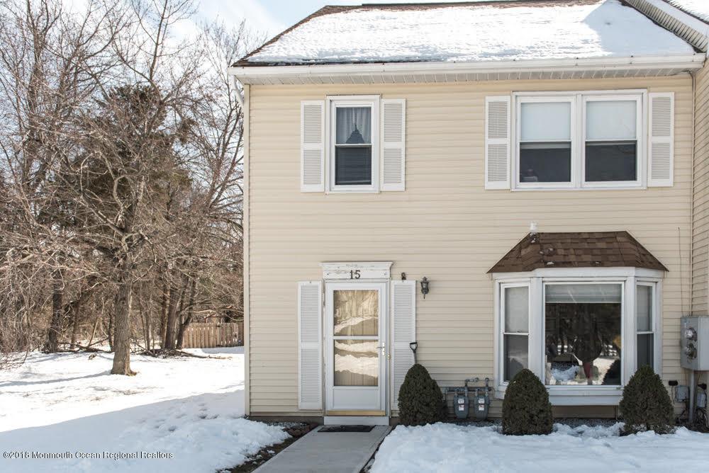 15 Colonial Court - Photo 1