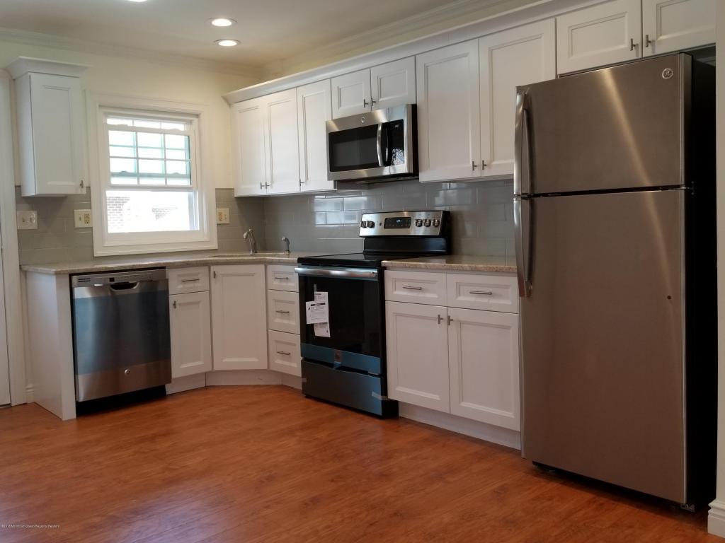 805B Balmoral Court - Photo 1