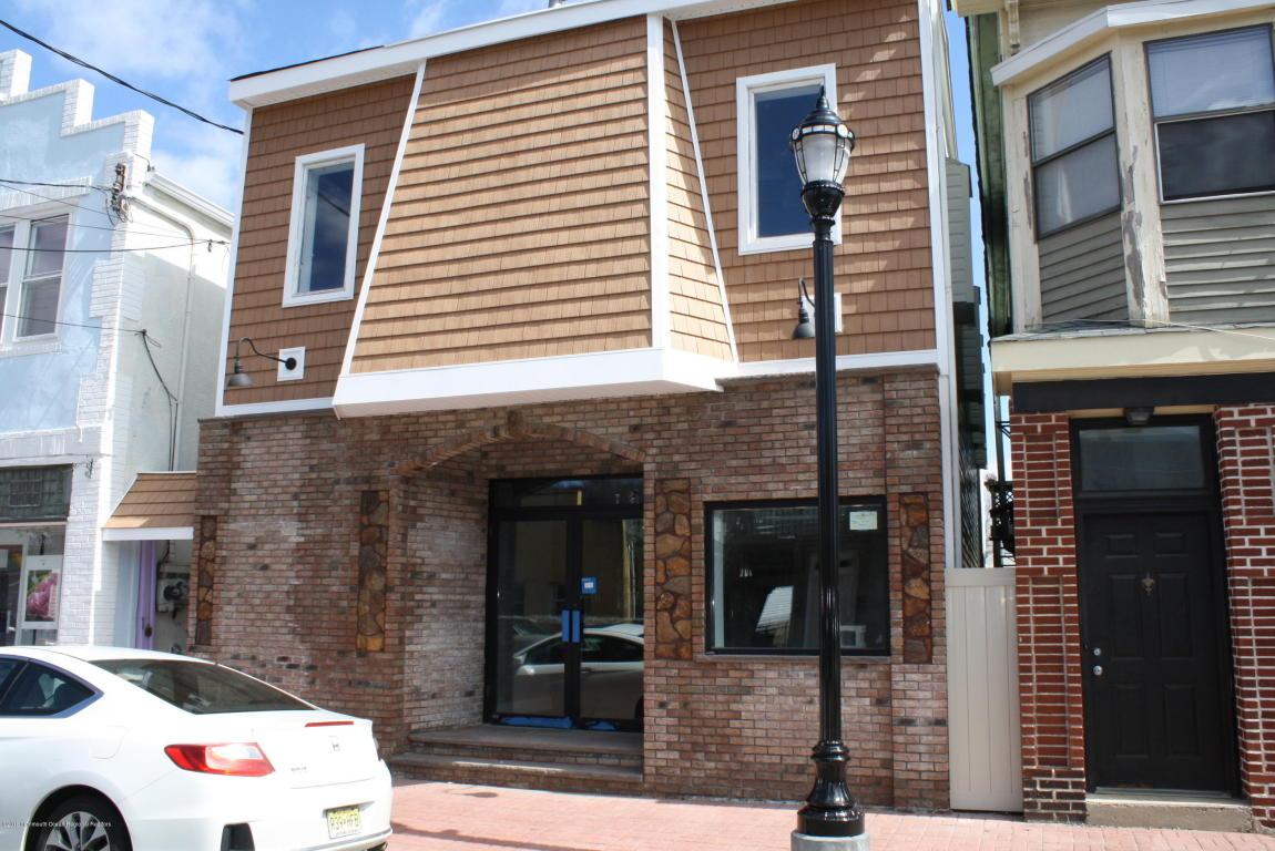 128 Bay Avenue - Photo 1