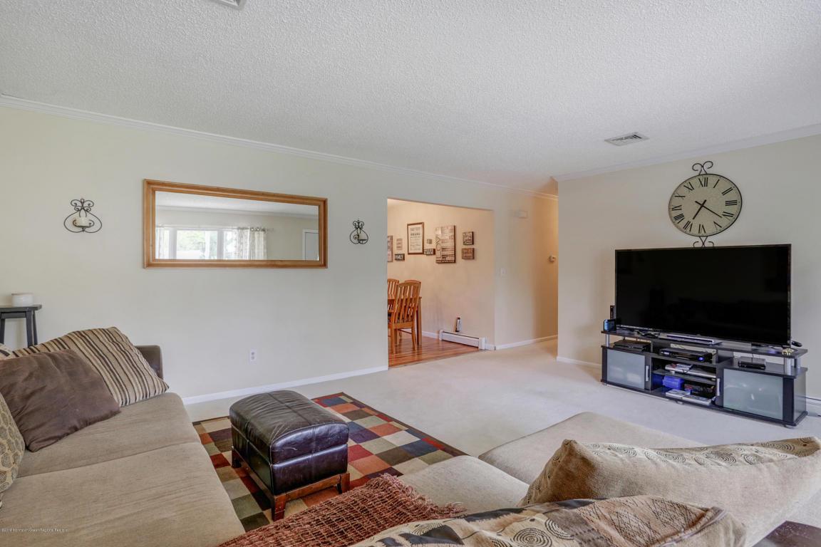 1664 Joffre Road - Photo 1