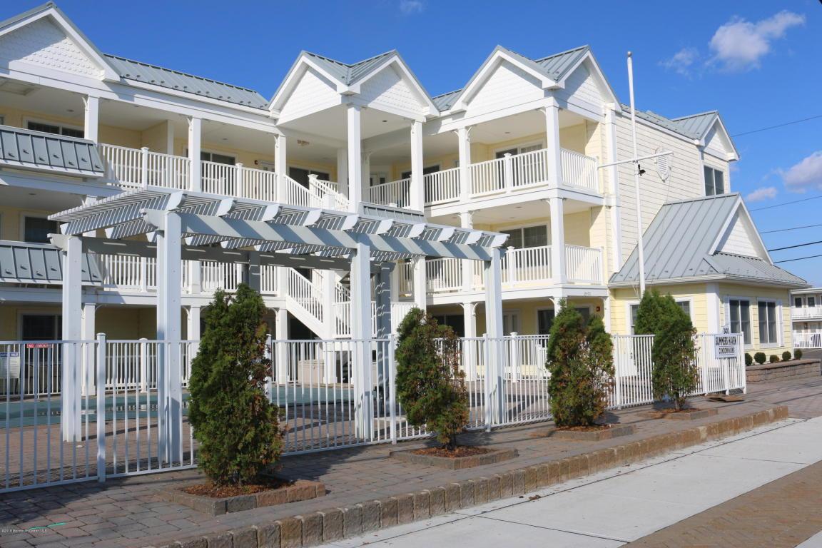 2400 Grand Central Avenue - Photo 1