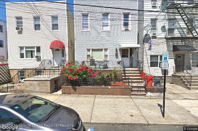 516 18th Street - Photo 1