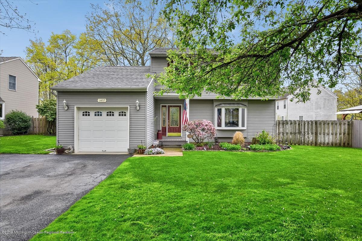 1457 Pine Avenue - Photo 1