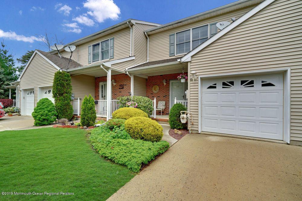 19 Goldsmith Drive - Photo 1