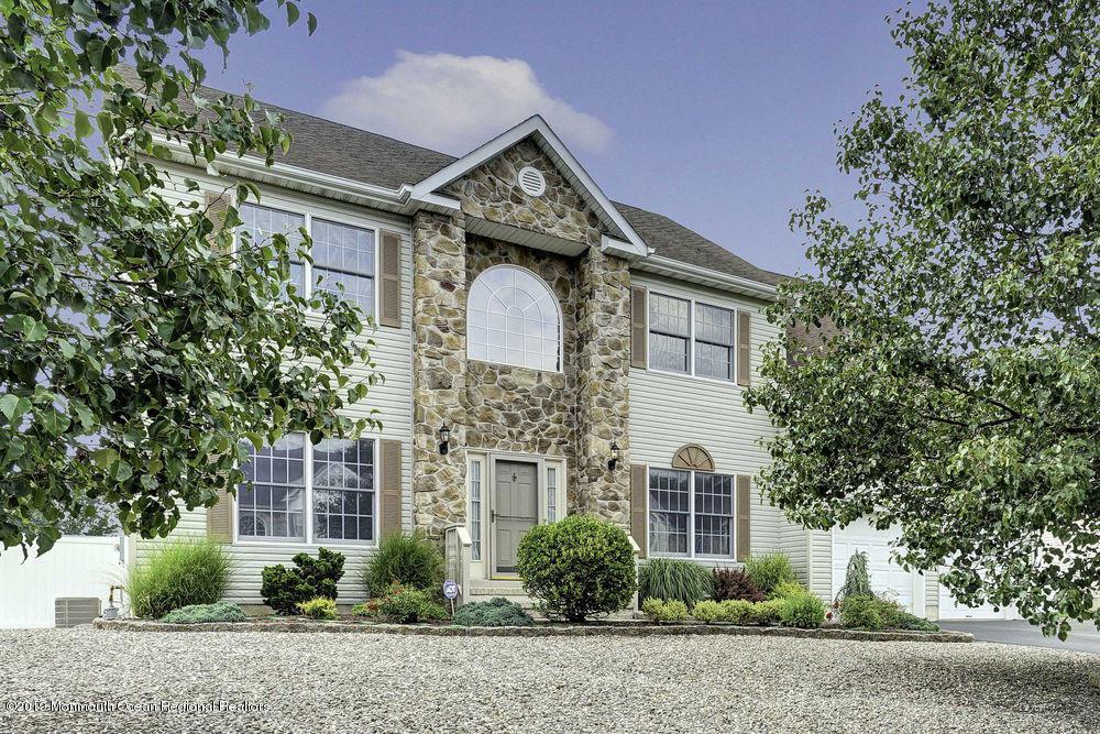 34 Regina Drive - Photo 1