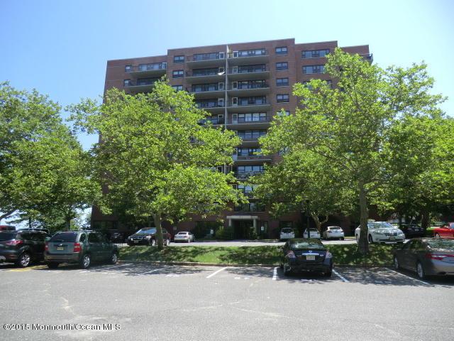 10 Ocean Boulevard - Photo 1