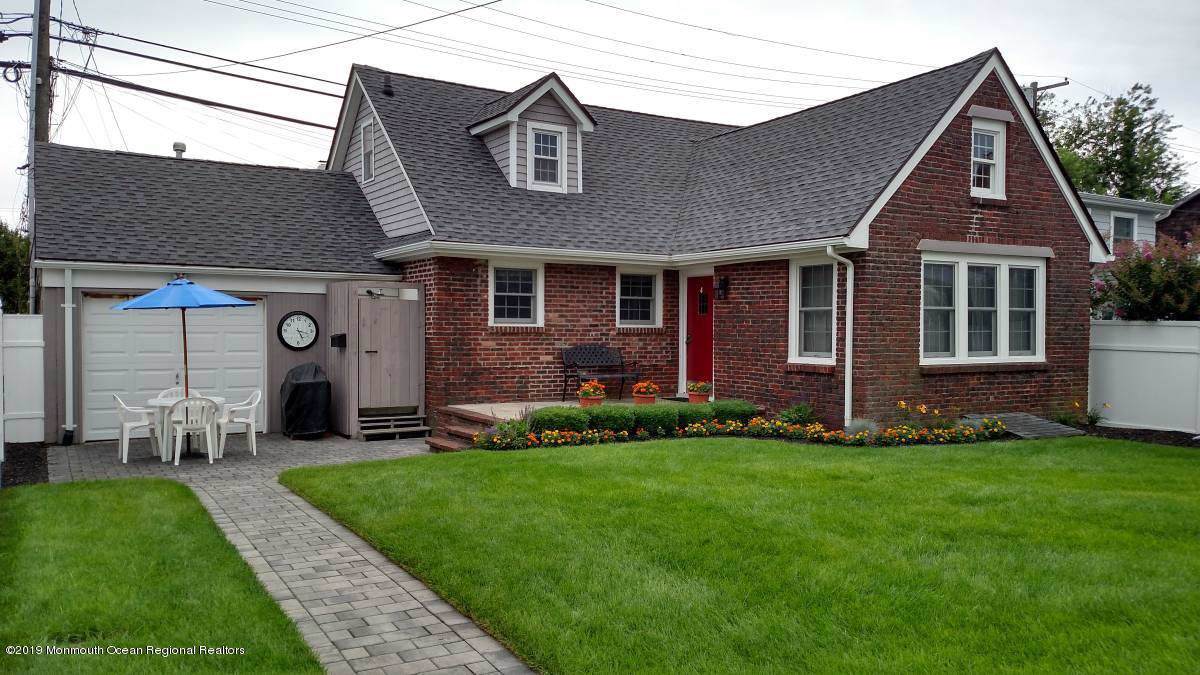 209 3rd Avenue - Photo 1