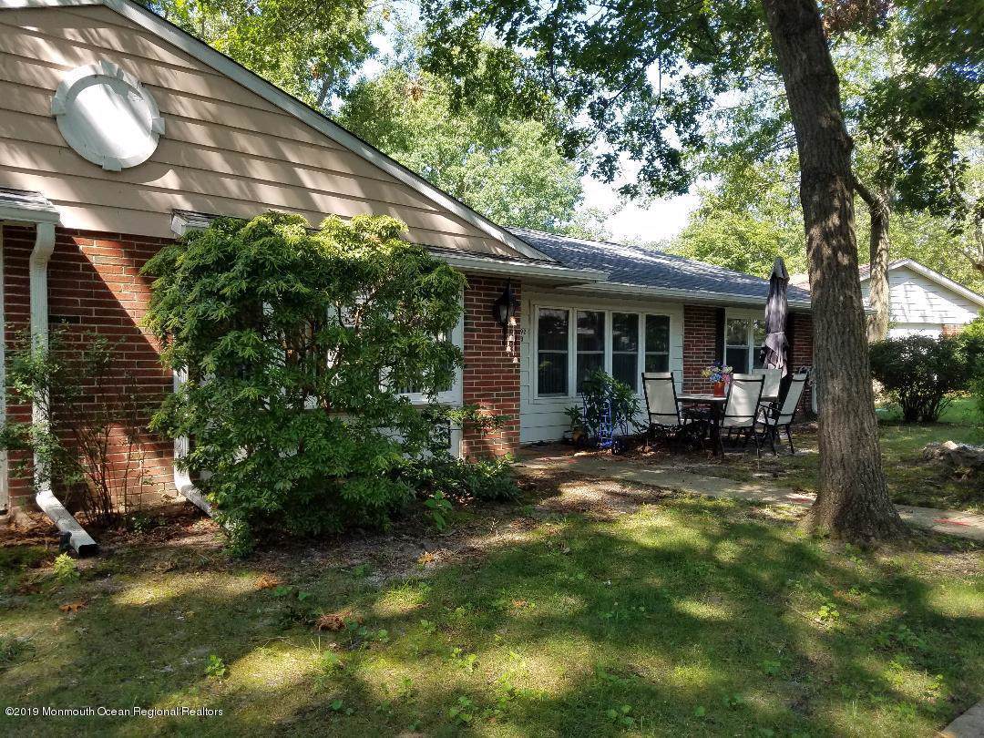 592B Lake Point Drive - Photo 1