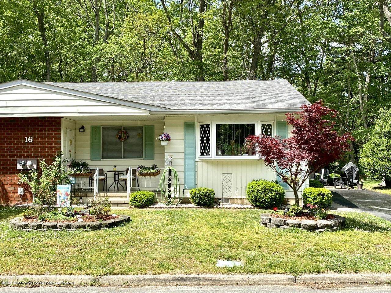 16 Maine Avenue - Photo 1