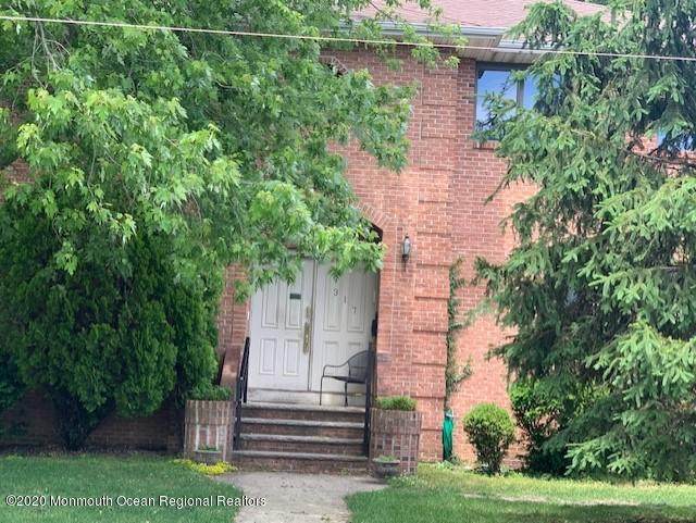 317 10th Street - Photo 1
