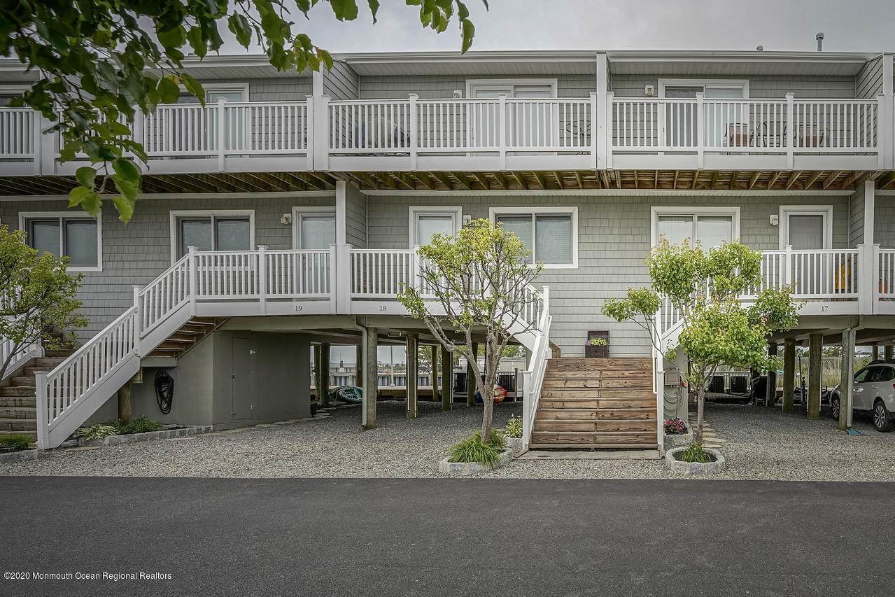 441 Bay Avenue - Photo 1